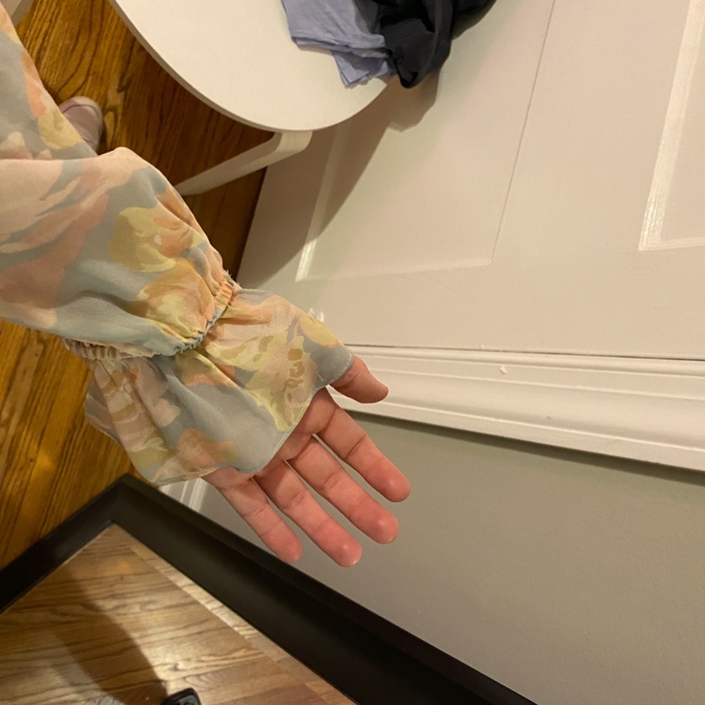 Zara Ruffle blouse - Picture 3 of 4